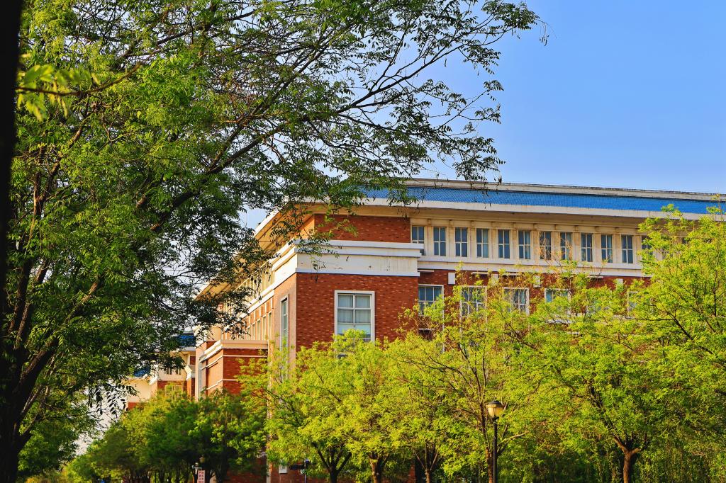 2026年高校食堂满意度调查报告:学历层次与餐饮消费行为关联性分析